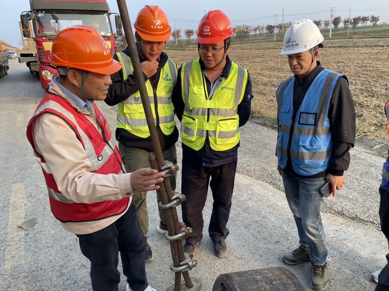 宁滁高速安全大检查:特种设备全面体检,保障工程安全进行中 第3张 宁滁高速安全大检查:特种设备全面体检,保障工程安全进行中 第3张