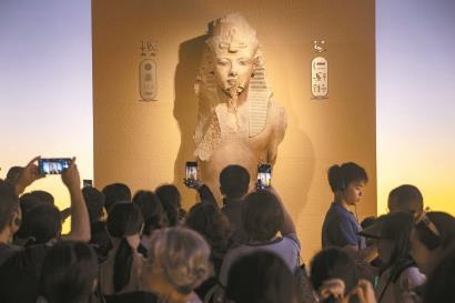 第100万名观众揭秘:上海博物馆古埃及文明大展的神秘面纱 第1张 第100万名观众揭秘:上海博物馆古埃及文明大展的神秘面纱 第1张