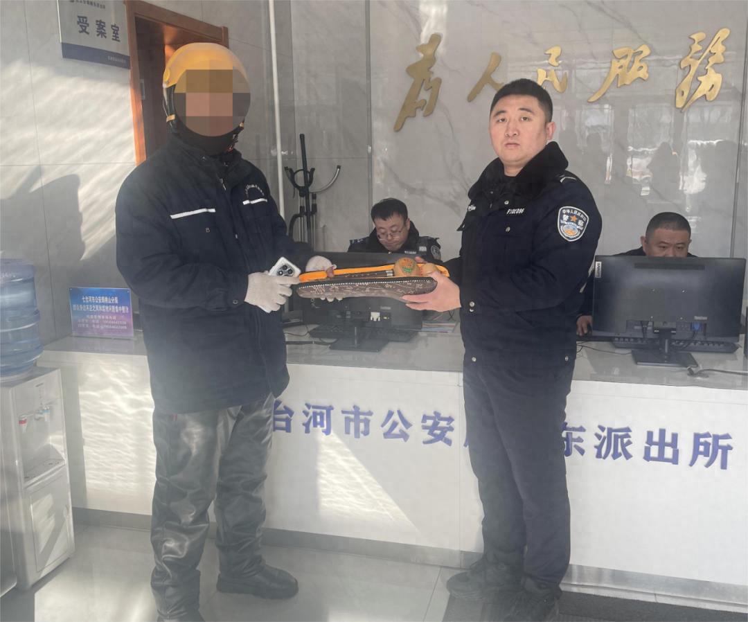 星辰月下藏蓝色光芒：龙警故事专栏，温暖人心的警营真实故事  第1张