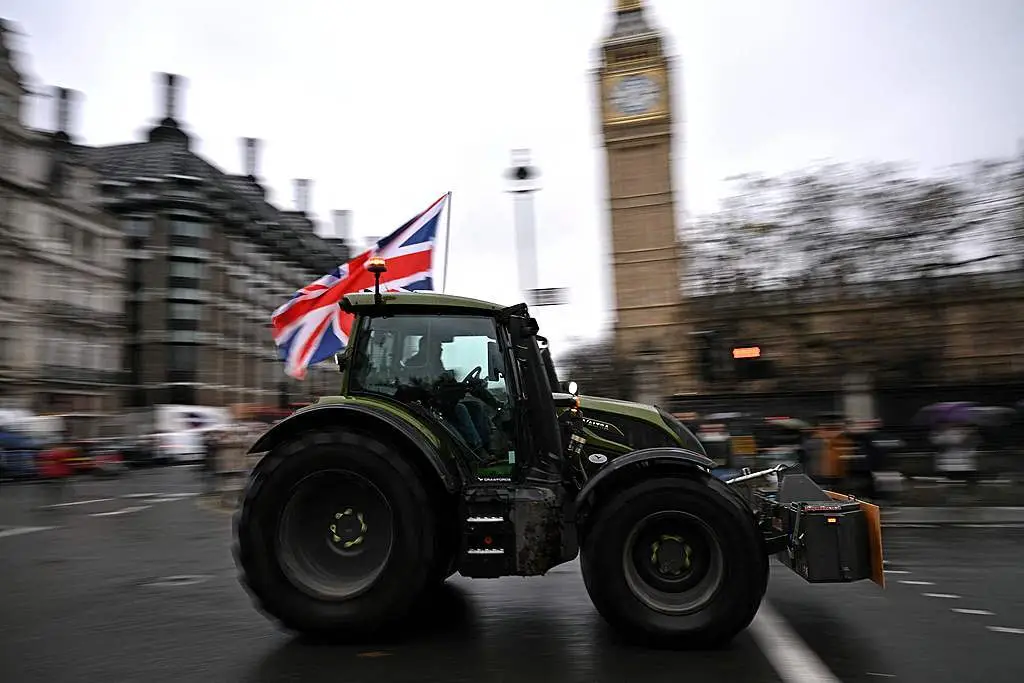 英国农民街头抗议：遗产税改革将如何影响下一代的未来？  第1张
