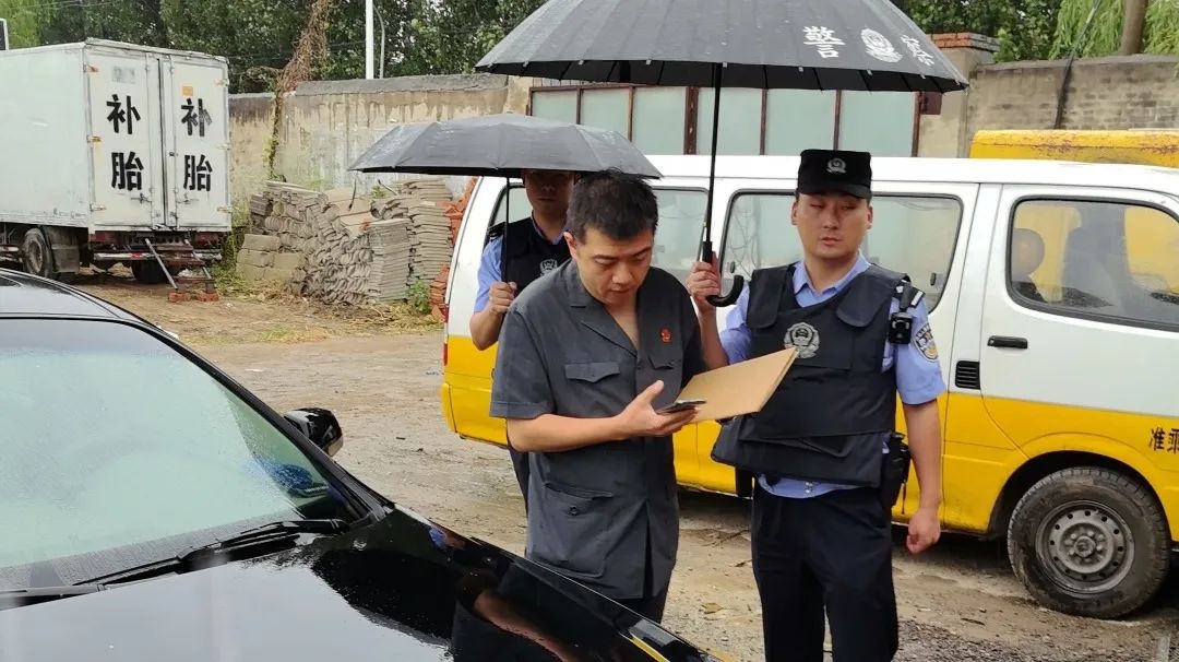 北京朝阳法院执行局法官团队雨夜出击，成功扣押4辆豪车，揭秘背后劳动争议案  第3张