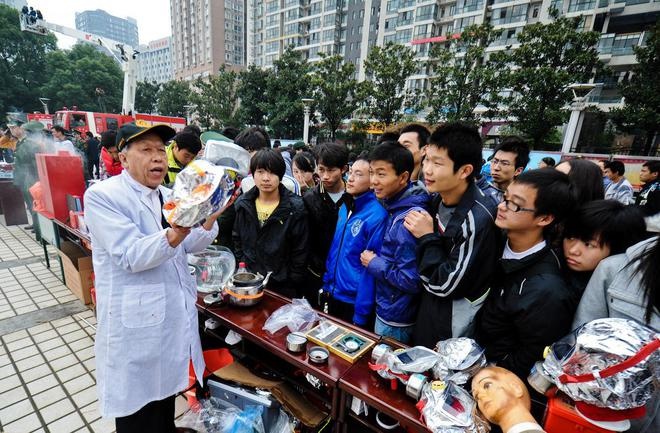 防毒面具变灾难帮凶？40%不合格率揭秘救命工具背后的致命隐患  第3张