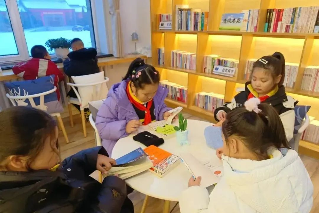 11月25日,陈巴尔虎旗巾帼红携手税务蓝,为孩子们开启趣味税宣之旅 第4张 11月25日,陈巴尔虎旗巾帼红携手税务蓝,为孩子们开启趣味税宣之旅 第4张