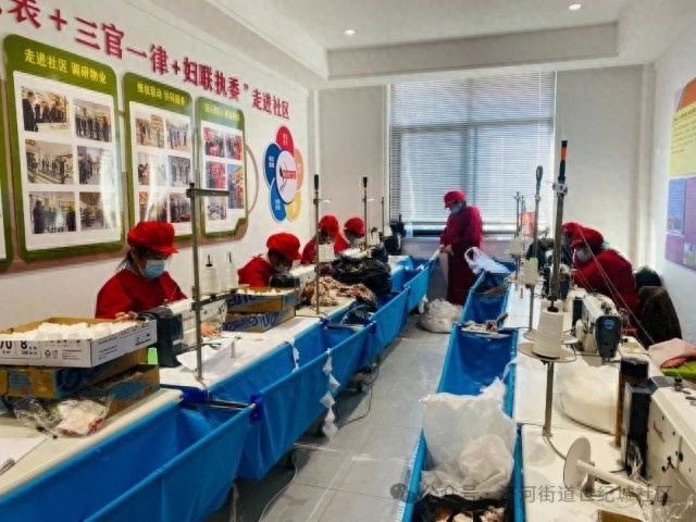 世纪城社区缝纫机工坊：家门口的就业新选择，让生活与工作完美平衡  第1张