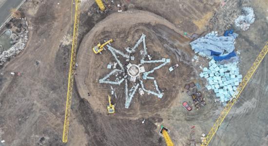 揭秘长春冰雪新天地：8万立方米纯冰封存一年，福字首冰开启第六届冰建序幕  第4张