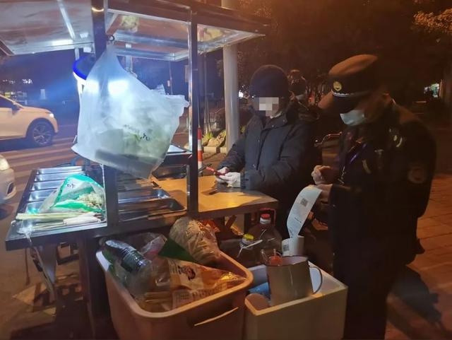 宝山区城管执法系统全力出击，打造安全有序校园周边环境，提升市民幸福指数  第11张