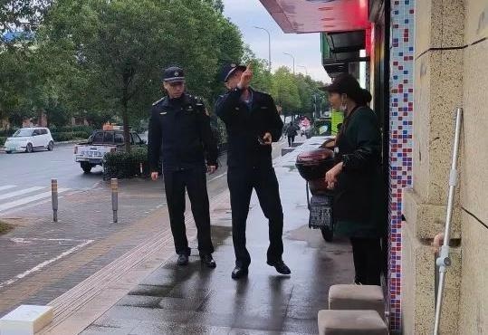 宝山区城管执法系统全力出击，打造安全有序校园周边环境，提升市民幸福指数  第9张
