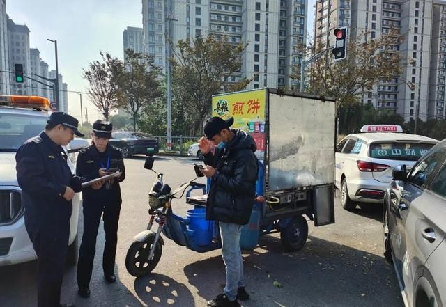 宝山区城管执法系统全力出击，打造安全有序校园周边环境，提升市民幸福指数  第10张