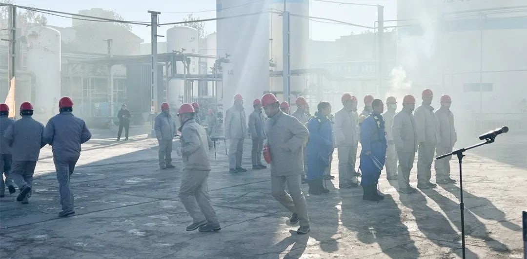 液氧储罐泄漏惊魂一刻：万柏林区特种设备应急演练全纪实，生命安全不容忽视  第2张