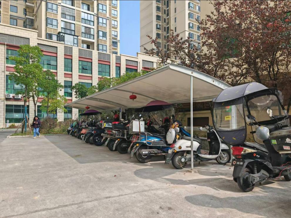 观山湖区安置小区大变样！13个小区新增集中充电停车棚，居民生活更安全便捷  第6张