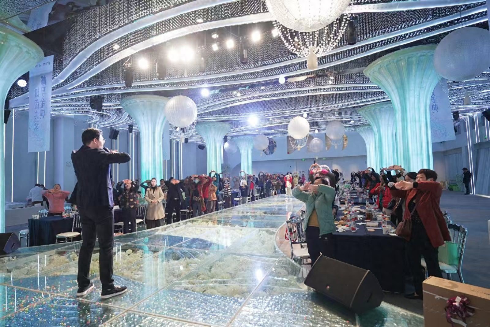 汉阳月湖公园惊现神秘珠宝鉴赏会，财富管理秘籍大公开