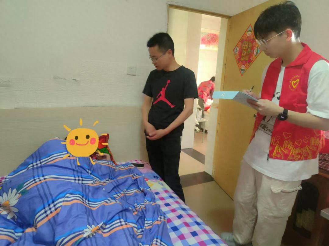 花季少女因脑瘫自卑自残，医护人员的关爱让她重拾希望