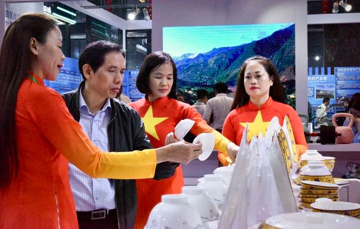 2024年中越边境盛会：千家企业齐聚，共谋经济贸易旅游新篇章  第2张