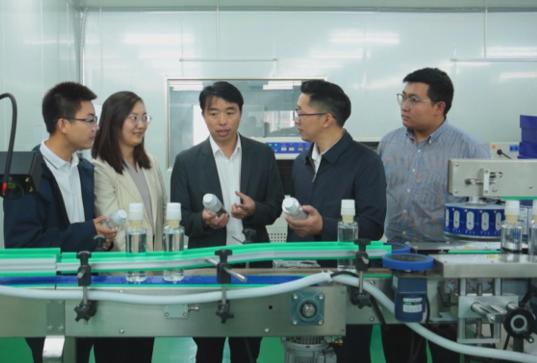 59岁农村妇女变身产业工人，冷链物流助力苗香梨丰收，每天收入300元  第3张