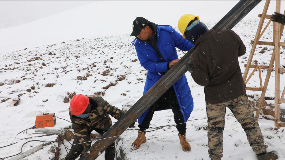 雪后扎尕那：冰雪童话世界引爆冬日浪漫，游客争相打卡  第2张
