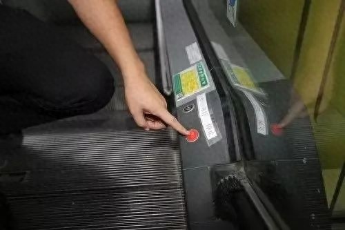 商场意外伤害高发区揭秘：自动扶梯安全须知，保护家人从细节做起