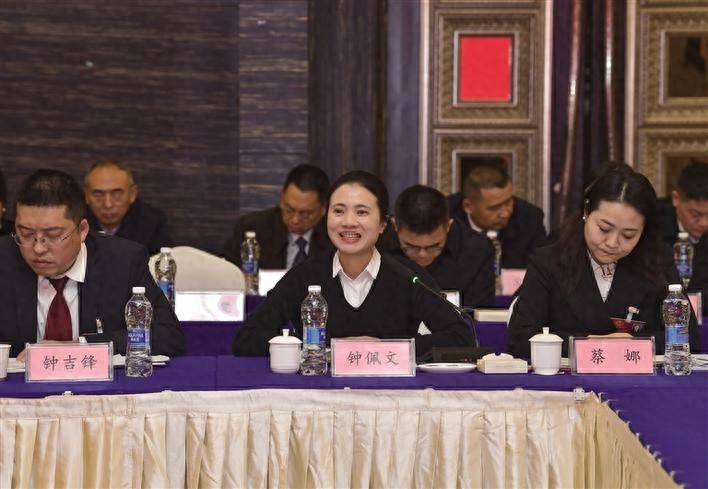 桑植县代表团热议政府工作报告：如何在新起点上拼出好未来？