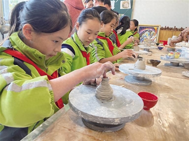 2024年兰州教育大变革：新增1.9万个学位，让每个孩子在家门口就能上好学  第1张
