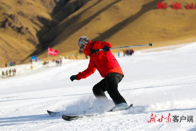 冬日滑雪狂欢！祁连山国际滑雪场等你来体验飞驰的自由与畅快  第2张