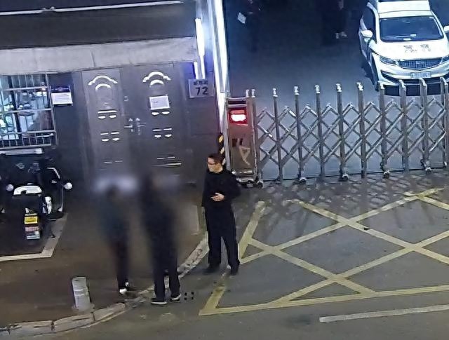 寒夜暖心警事：辅警潘海宏紧急搜寻78岁走失老人，温暖行动感动全城