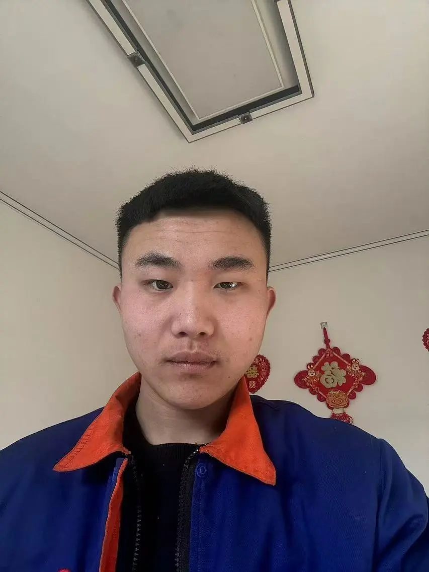 零下8度冰河惊魂！村民车辆失控落水，两位英雄挺身而出救人性命  第2张