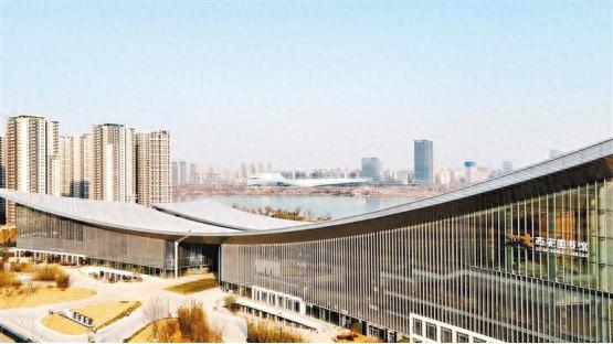2025年西安图书馆新馆即将震撼开馆，7.6万平方米的文化新地标等你来探索