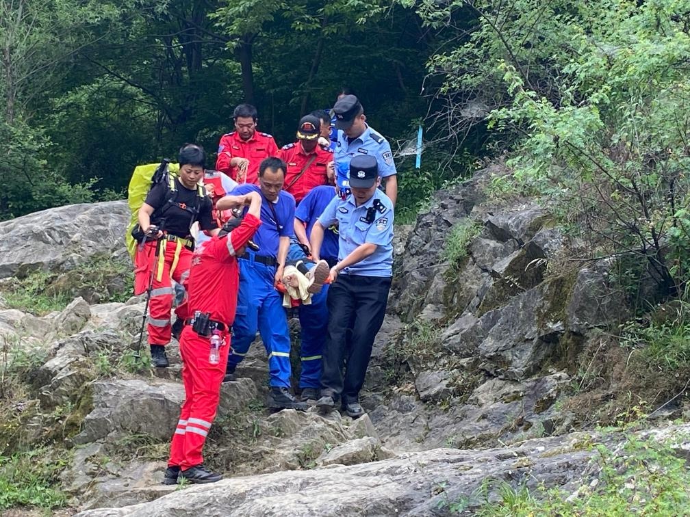守护秦岭山区7万群众安全，玉山派出所如何做到日均人流量万计的网红景区零事故？  第2张