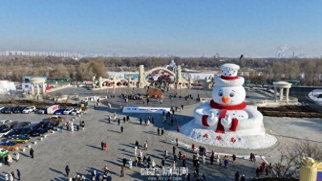 探秘37届太阳岛雪博会：15万立方米雪雕打造冰雪传奇，亚冬列车成必打卡景点