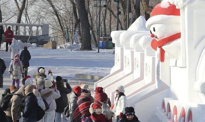 探秘37届太阳岛雪博会：15万立方米雪雕打造冰雪传奇，亚冬列车成必打卡景点  第6张