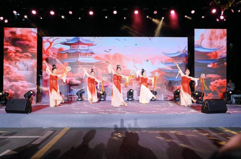 龙华区总工会星光巡演再掀高潮，500名观众共享文化盛宴  第4张