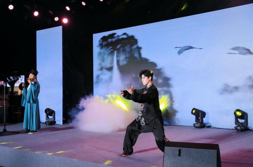 龙华区总工会星光巡演再掀高潮，500名观众共享文化盛宴  第6张