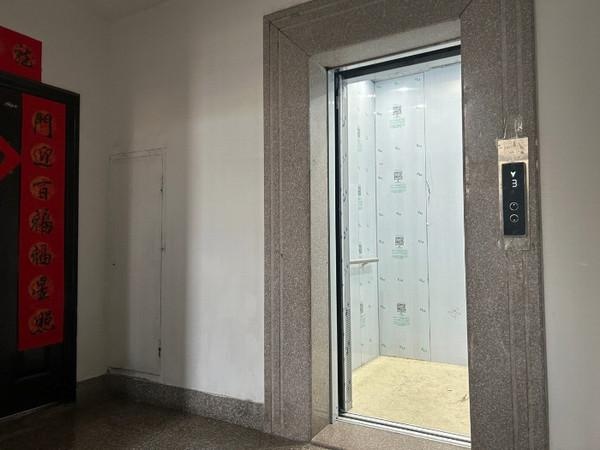 江山市凤鸣苑小区20台老旧电梯焕然一新，居民生活品质大幅提升  第2张
