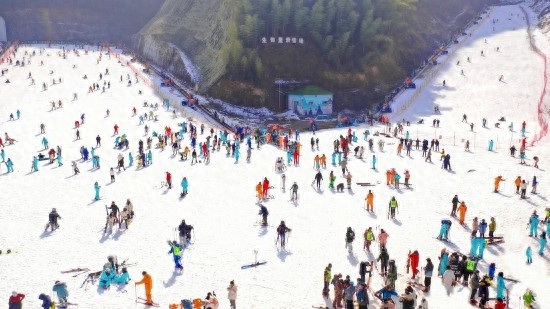 距离杭州仅2小时！桐庐生仙里国际滑雪场如何成为南方冰雪爱好者的新宠？