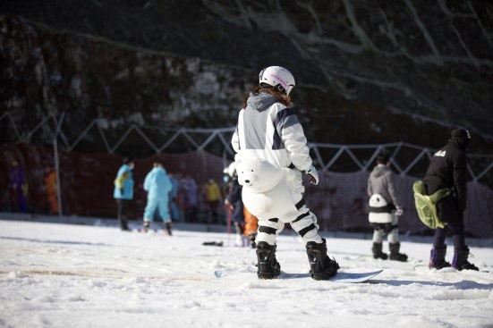 距离杭州仅2小时！桐庐生仙里国际滑雪场如何成为南方冰雪爱好者的新宠？  第4张