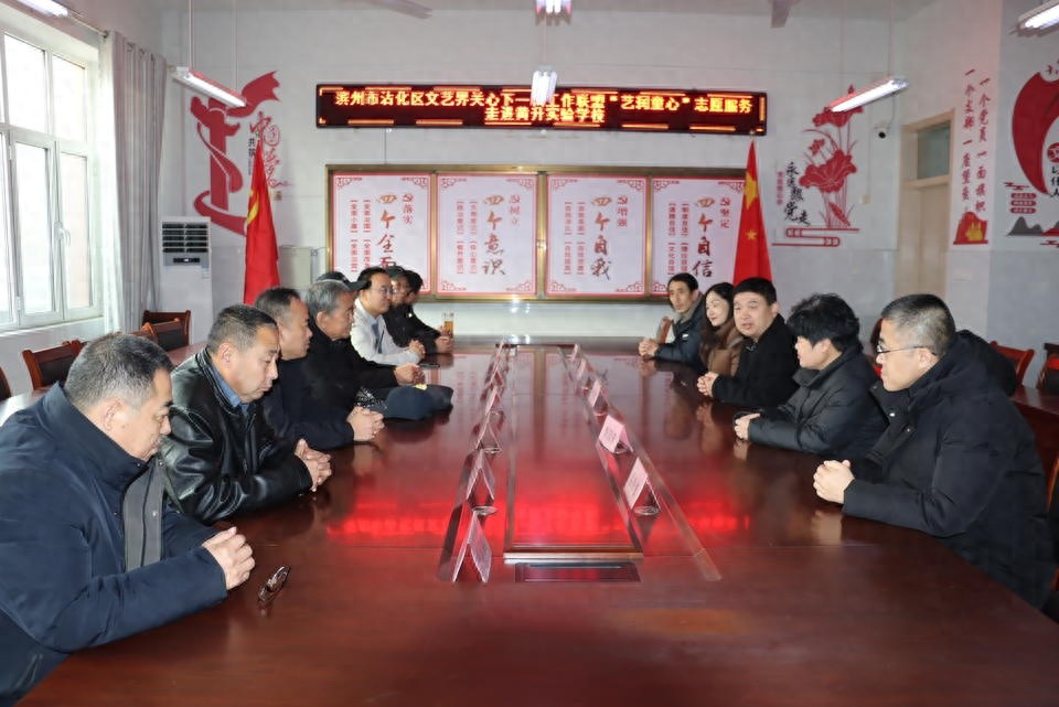 书法与国画艺术走进校园，孩子们亲手体验中华传统文化的魅力  第1张