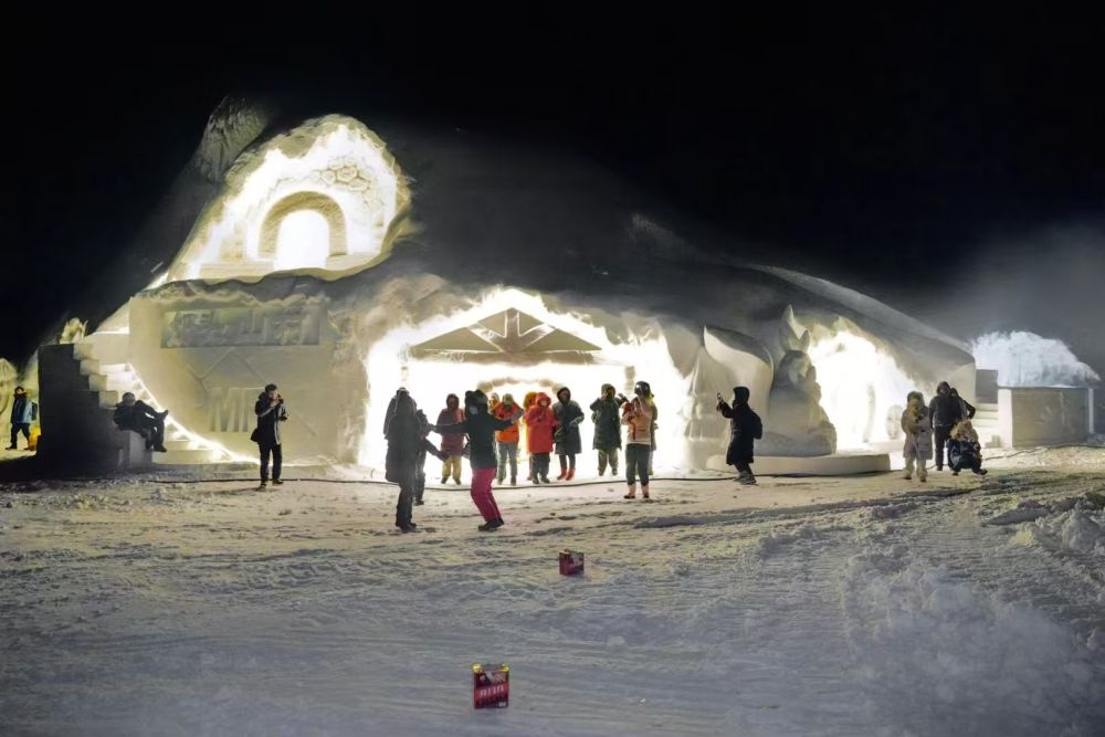 探秘吉林最大冰雪乐园：9万平方米童话世界，霍比特雪屋火锅等你来体验  第4张