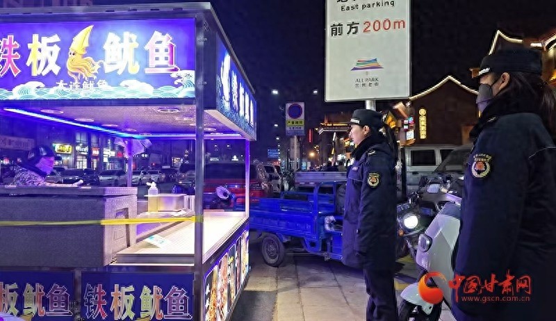 七里河区城管局夜间出击，如何从源头减少大气污染？  第1张