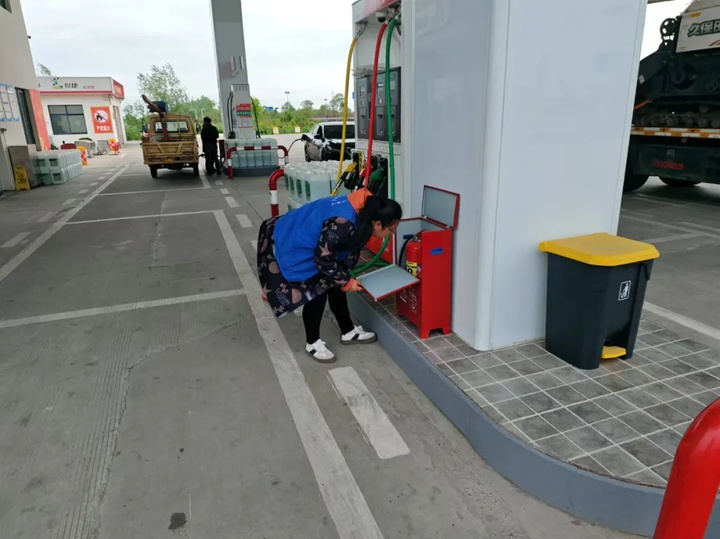 寒冬来袭,射阳县千秋镇网格员如何守护千家万户的温暖与安全? 第3张 寒冬来袭,射阳县千秋镇网格员如何守护千家万户的温暖与安全? 第3张