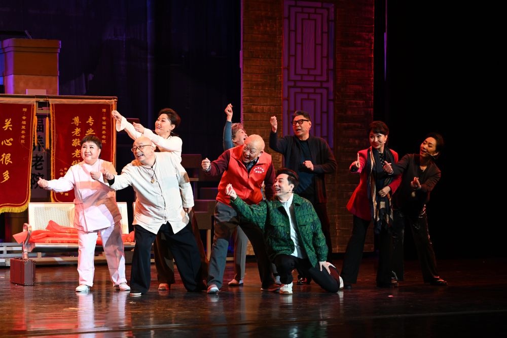 合浪浪许家3——戏如人生:一场融合传统与现代的文化盛宴,你绝对不能错过的艺术创新与社会热点碰撞 第2张 合浪浪许家3——戏如人生:一场融合传统与现代的文化盛宴,你绝对不能错过的艺术创新与社会热点碰撞 第2张