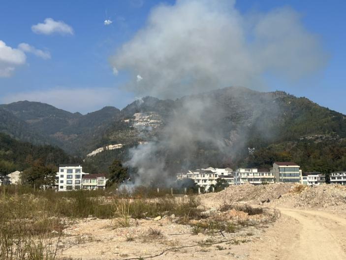 文成县重拳出击：春节期间烟花爆竹非法经营行为将面临严厉处罚  第2张