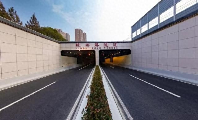 银都路越江隧道今晚10点通车！这些车辆禁止通行，限速限高全解析  第1张