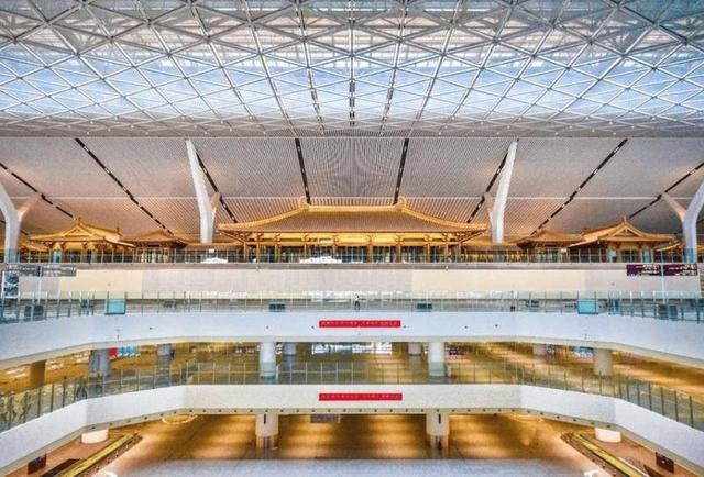 西安咸阳国际机场三期扩建工程即将启用，70万平方米T5航站楼震撼亮相