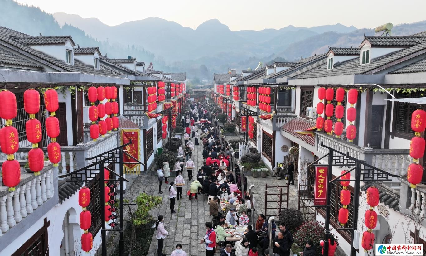 2024年石泉县汉水庖汤会盛大开幕：寻乡愁年味，品中华传统文化盛宴  第3张
