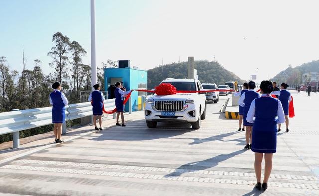 云南姚南高速公路开通，姚安至南华仅需20分钟，区域路网再升级  第2张