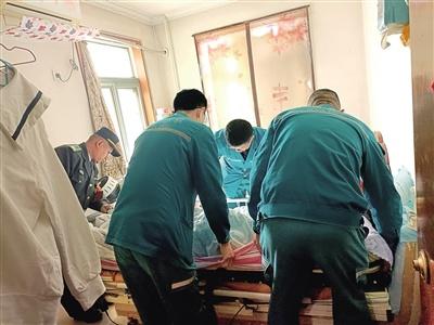 突发！老人家中抽搐，巡防队员紧急协助 120 救援  第1张