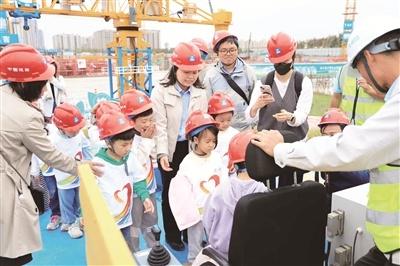中建集团举办 2024 年全国农村留守儿童关爱保护百场宣讲进工地活动  第1张