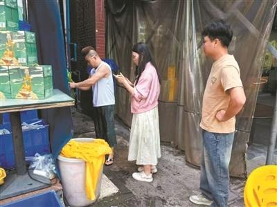 黄埔区一街道污水异味刺鼻，居民苦不堪言，街道办迅速行动  第2张