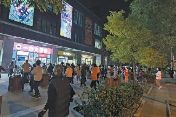 广场舞噪音扰民何时休？燕保双桥家园居民苦不堪言  第1张