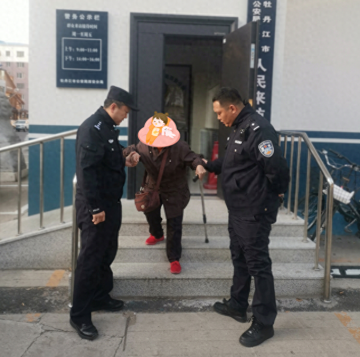 89 岁老奶奶遇到生活难题，民警一句有事随时找我让她不再心急  第1张