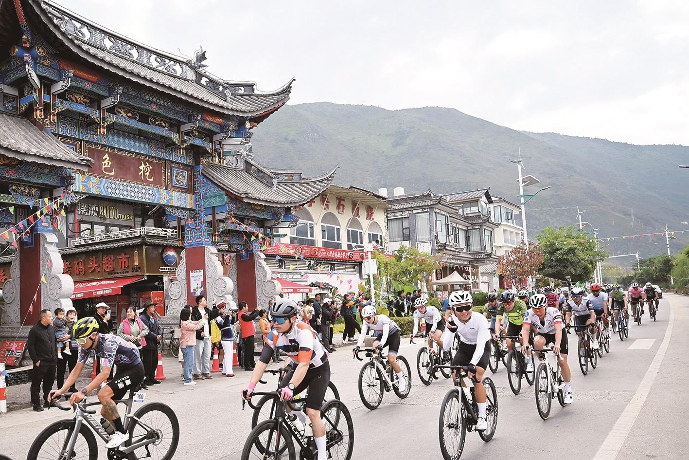 1500 名骑手逐风而行，2024 中国户外运动产业大会大理环洱海自行车赛激情开赛  第7张